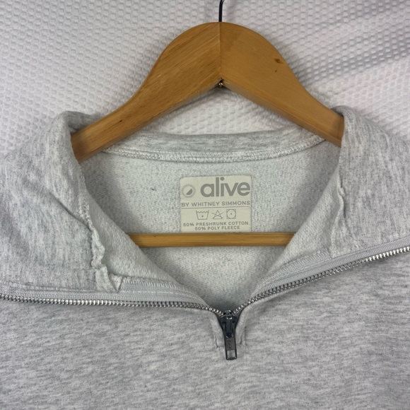 Whitney Simmons Alive 1/4 zip gray sweatshirt Size Medium - Picture 3 of 8
